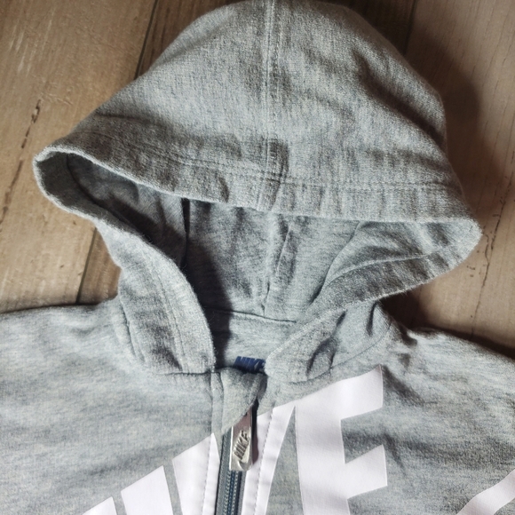 Nike Baby Boy Size 6/9M Gray and White Zip Up Hooded Coverall Sweatsuit Romper - Picture 6 of 16